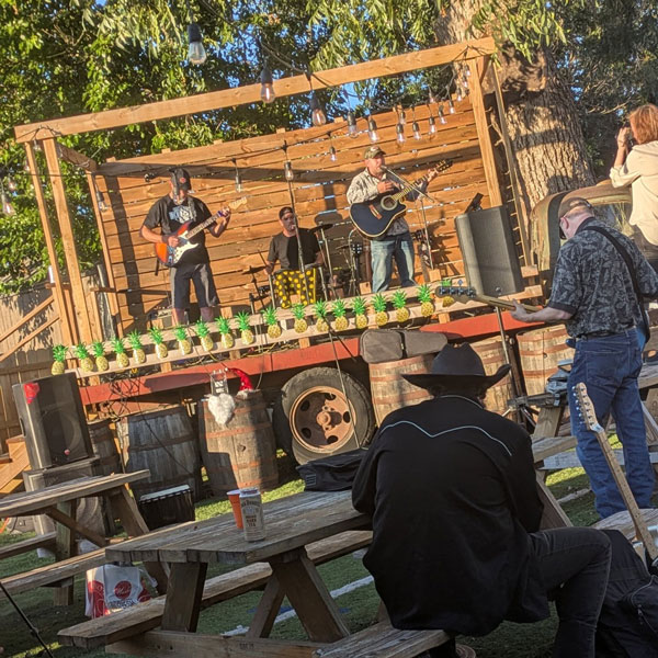 the-bellows-courtyard-bar-live-entertainment-downtown-gardner-ks